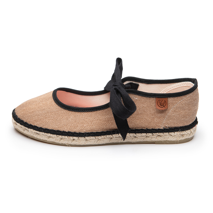 Mia cuña plana negra